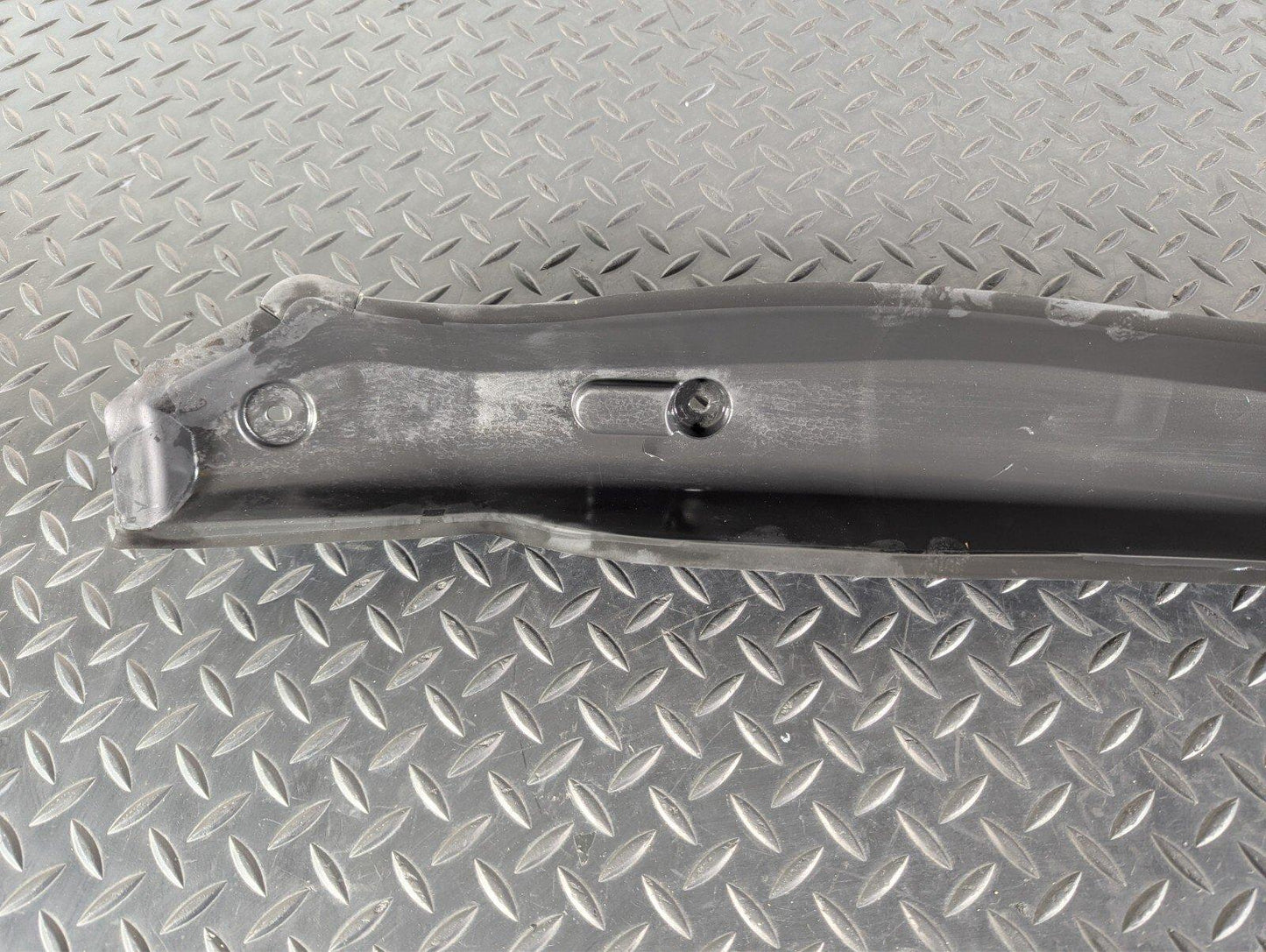 13-19 MERCEDES BENZ CLA W117 C117 FRONT RIGHT FENDER RUBBER SEAL A1178890225
