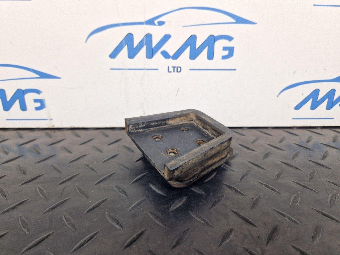 2018-ON MERCEDES BENZ SPRINTER W907 SPRING BEARING A9063220019