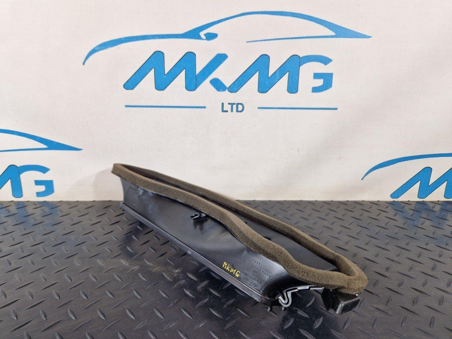 16-19 AUDI A4 B9 OEM GENUINE DASHBOARD AIR VENT DUCT TRIM 8W2858431