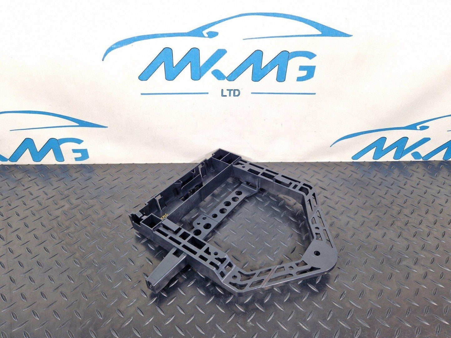 14-21 MERCEDES BENZ W205 REAR CONTROL MODULE BRACKET MOUNT HOLDER A2055456000