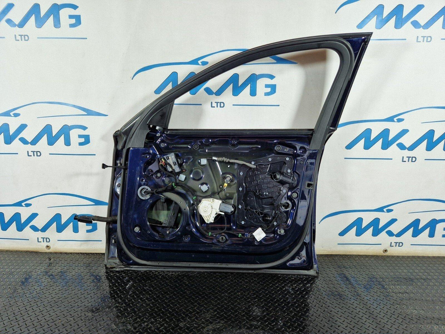 10-17 AUDI A8 4D GENUINE FRONT RIGTH O/S COMPLETE DOOR IN BLUE LZ5D