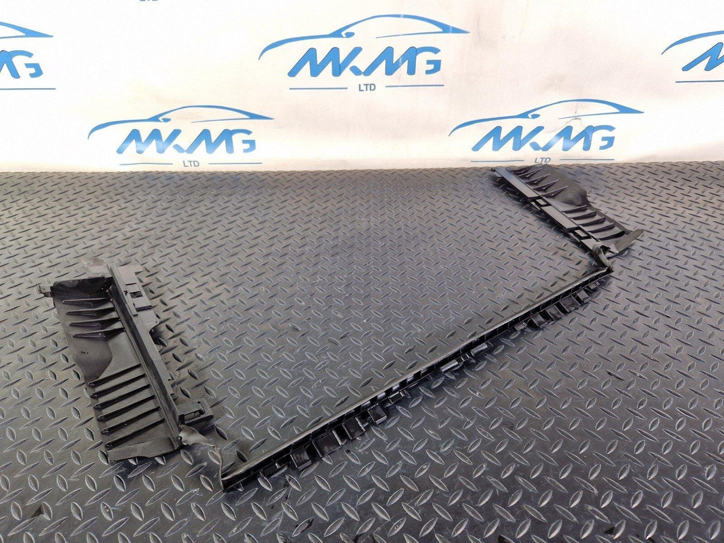 14-21 MERCEDES BENZ C200 W205 RADIATOR AIR GUIDE DUCT A2055050130