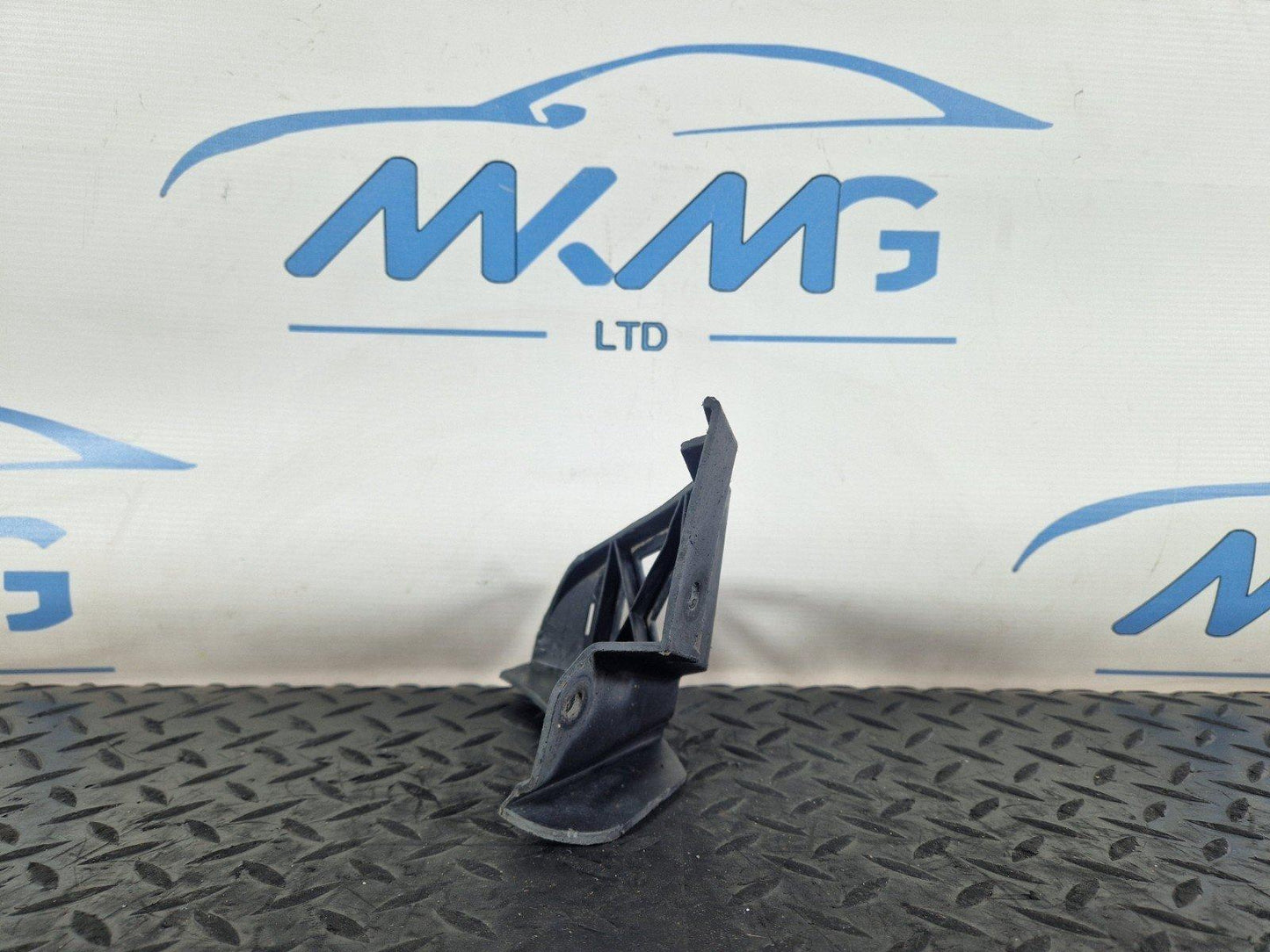 11-19 MERCEDES BENZ ML W166 REAR BUMPER RIGHT MOUNT BRACKET A1668850624