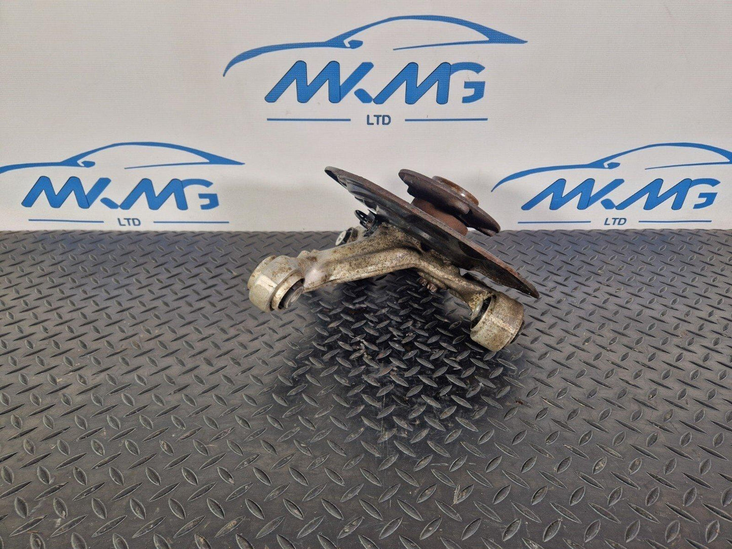14-20 MERCEDES BENZ GLA X156 GENUINE OEM REAR LEFT N/S WHEEL HUB A2460306