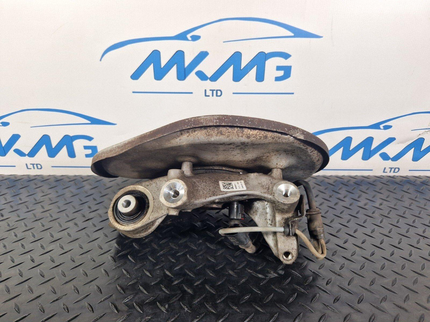 16-19 AUDI A4 B9 N/S/R REAR LEFT SIDE WHEEL HUB & BEARING 8W0505435T 8W0615611