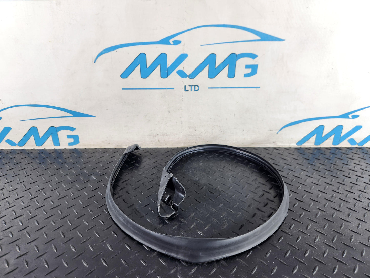 Land Rover Range Rover Evoque L551 SUV Front Right Door Rubber Seal K8D2-20518-A