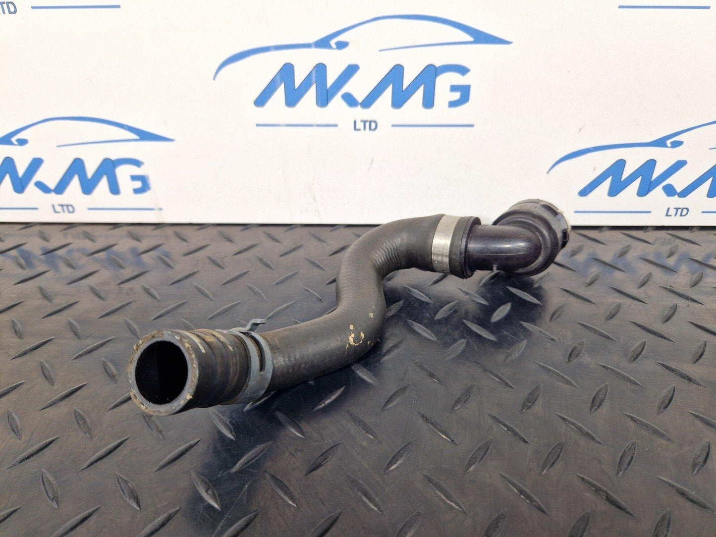 16-19 AUDI A4 B9 SALOON GENUINE HEATER COOLANT PIPE HOSE 8W0819334G