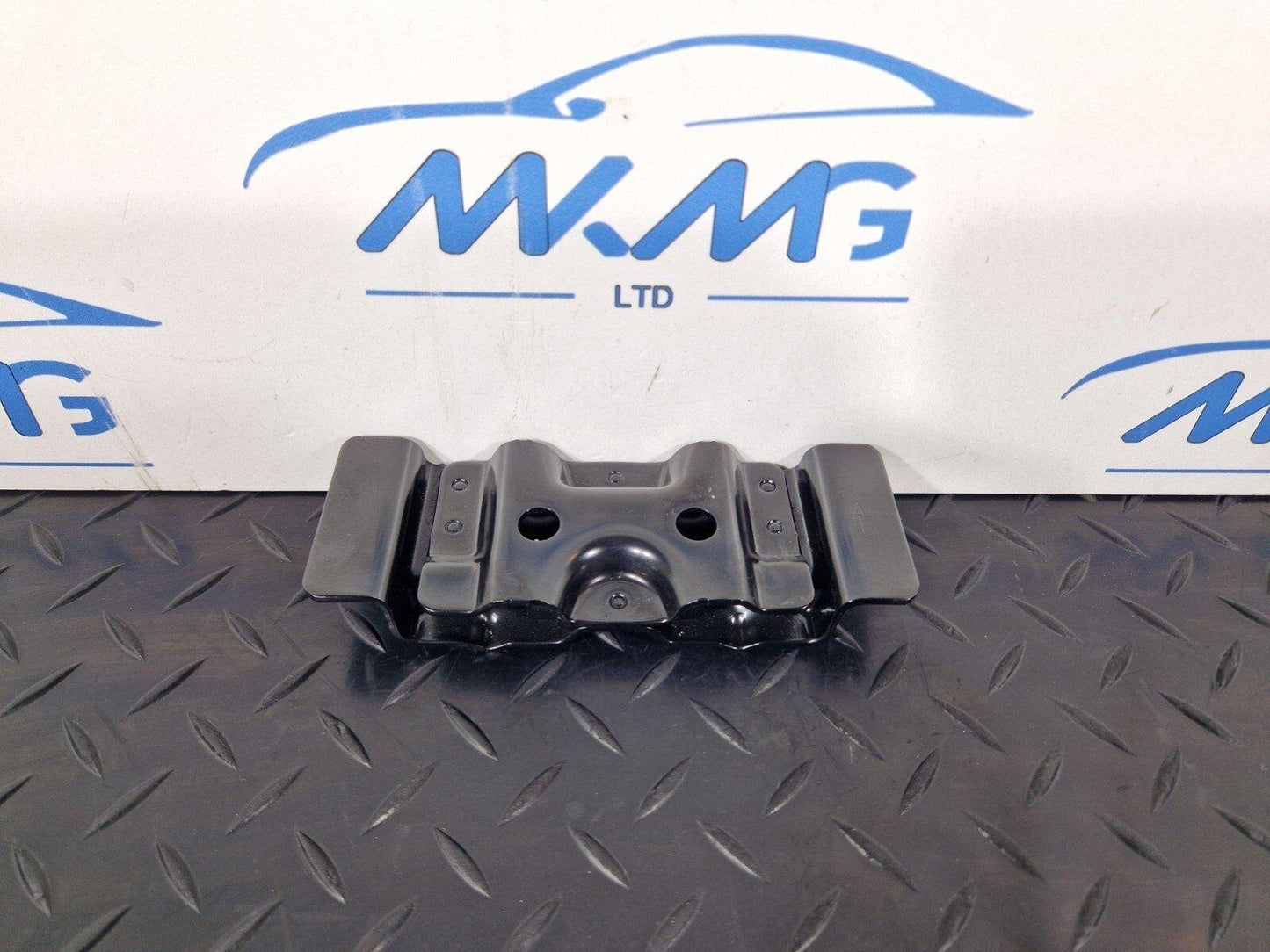 10-18 AUDI A7 4G S-LINE GENUINE OEM MOUNTING TIE DOWN EYE 4G8813383