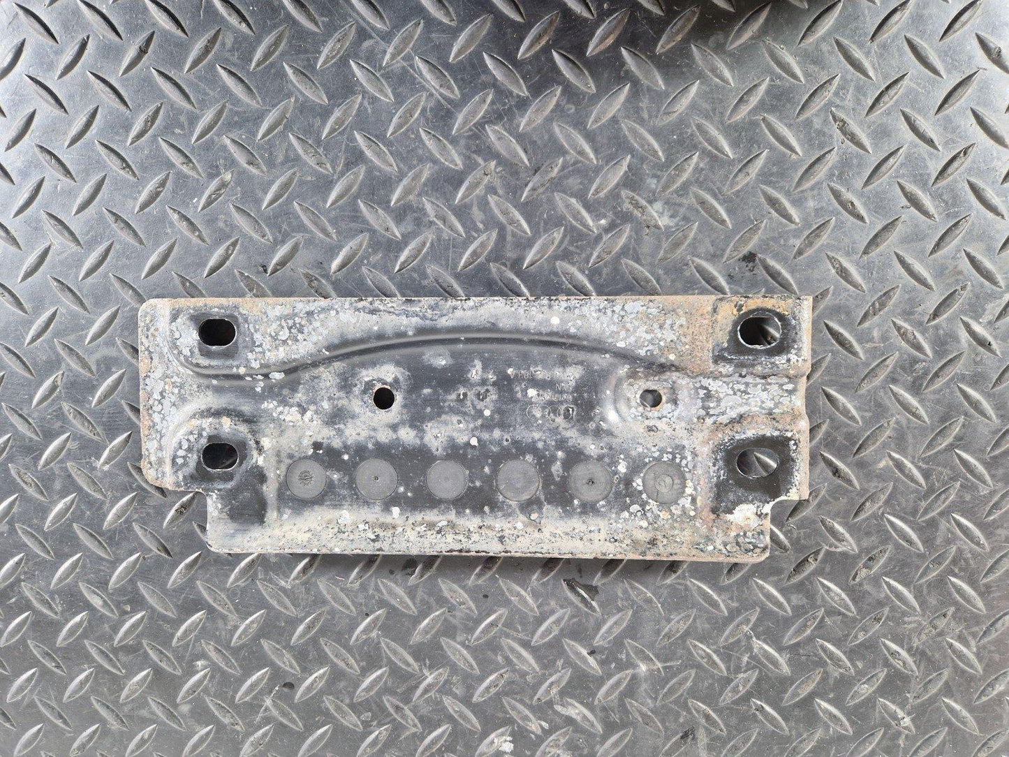 16-19 AUDI A4 B9 GENUINE OEM MUFFLER MOUNT BRACKET PLATE 8W0803183A