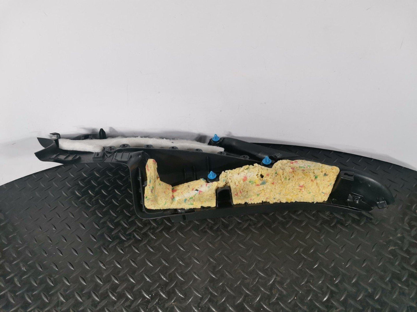 12-18 MERCEDES A-CLASS W176 GENUINE C PILLAR TRIM PANEL REAR N/S A1766900425