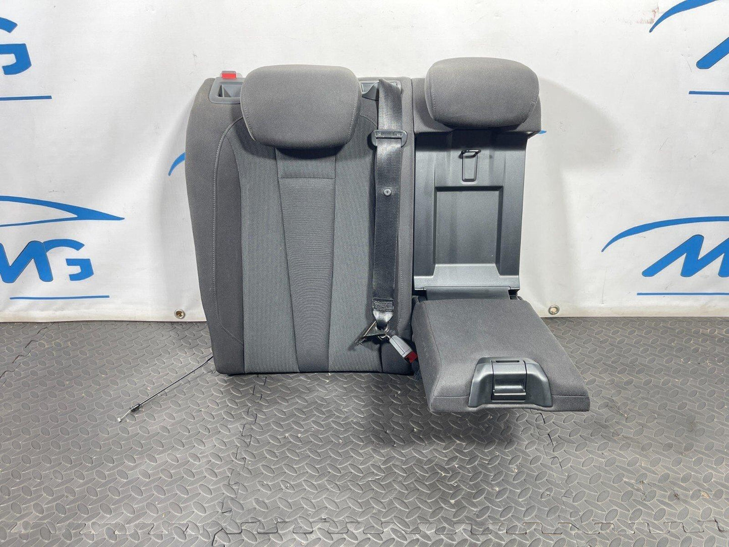 16-19 AUDI A4 B9 GENUINE REAR RIGHT DRIVER SIDE CLOTH SEAT WITH HEADREST