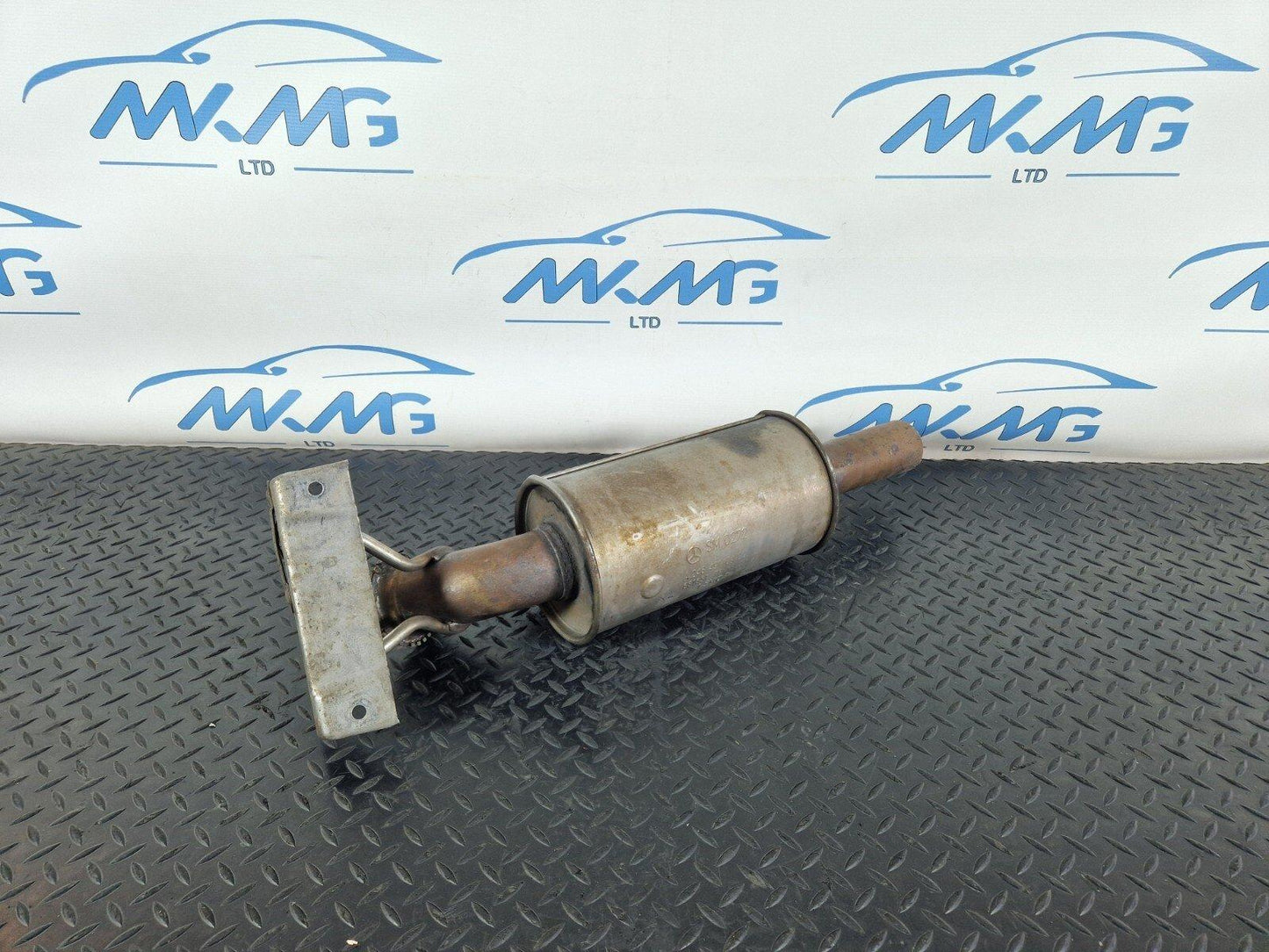 13-19 MERCEDES BENZ CLA C117  GENUINE EXHAUST CENTER SECTION A2464910400