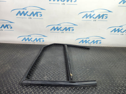 Land Rover Range Rover Evoque L551 SUV Front Left Door Window Rubber Frame XC940