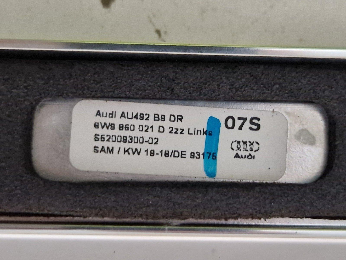 16-19 AUDI A4 B9 AVANT GENUINE ROOF RAIL ESTATE PASSENGER SIDE 8W8860021