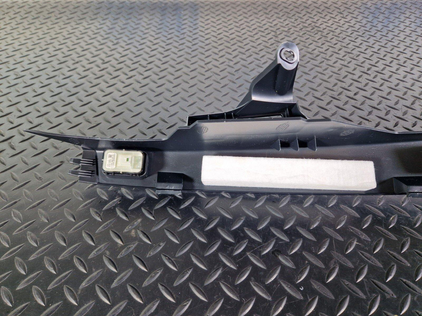 14-21 MERCEDES BENZ W205 REAR LEFT SEAT TRIM & SWITCH A2056906725 A2059058404