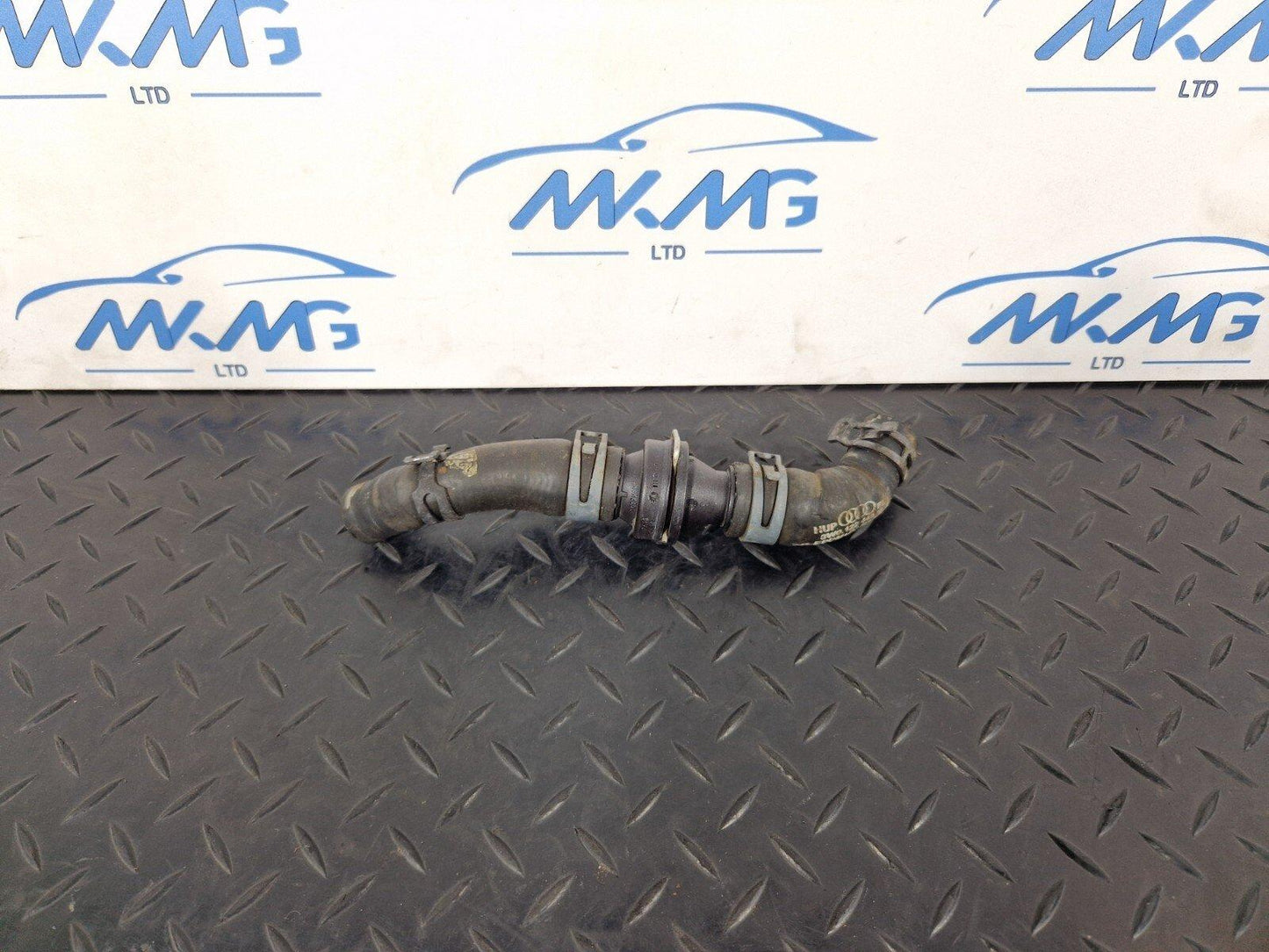 16-19 AUDI A4 B9 GENUINE WATER COOLANT PIPE 8W0122449M