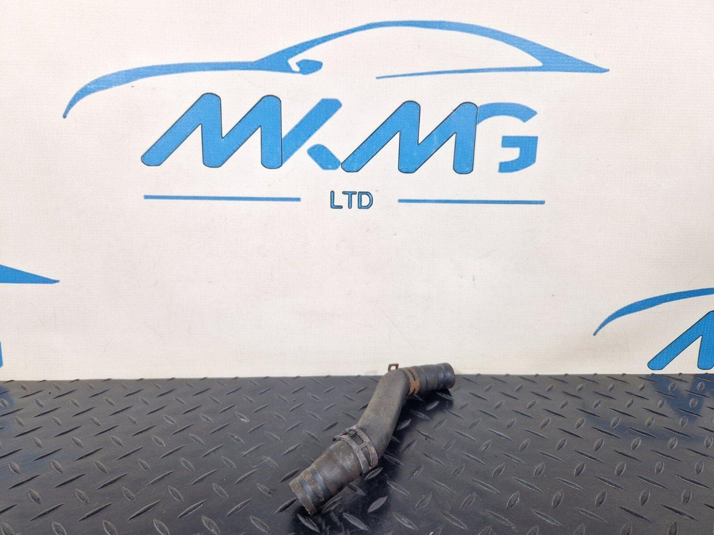 16-19 AUDI A4 AVANT B9 S-LINE OEM ENGINE COOLANT HOSE 8W2121052