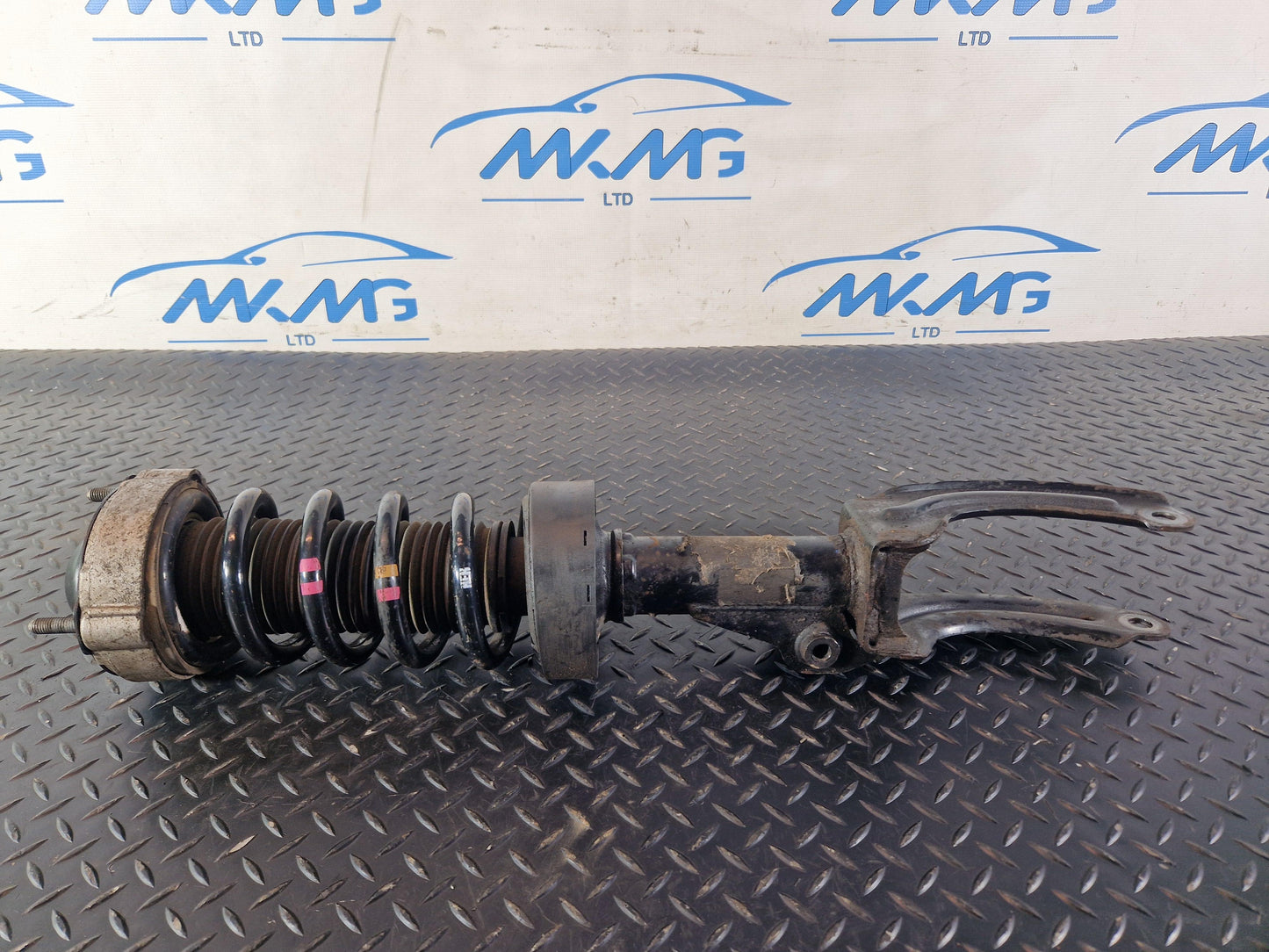10-18 Volkswagen Touareg 7P Front Left Shock Absorber 7P6413031