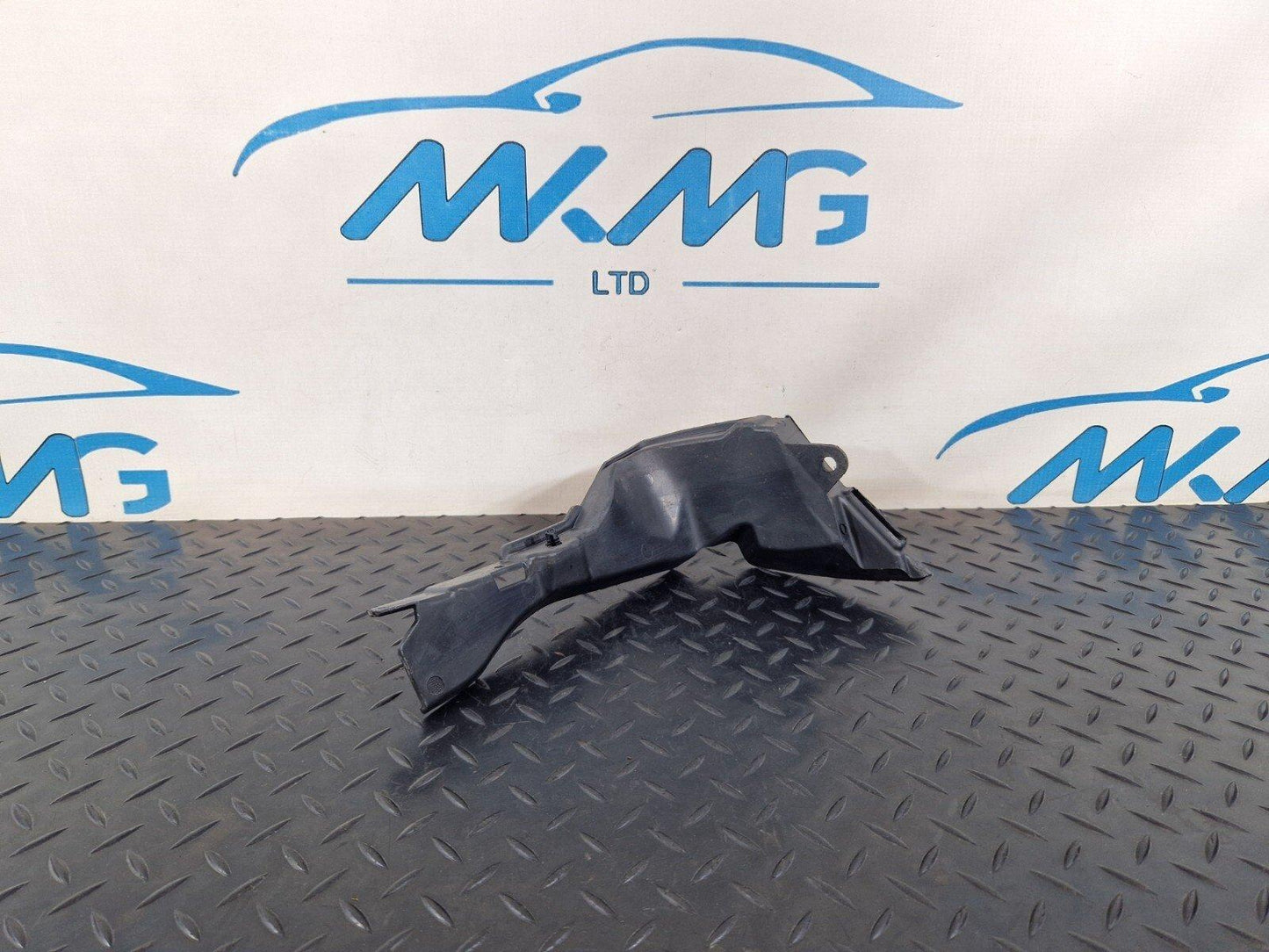 14-21 MERCEDES BENZ C300h W205 FRONT BUMPER MOUNTING BRACKET RIGHT A2058853965
