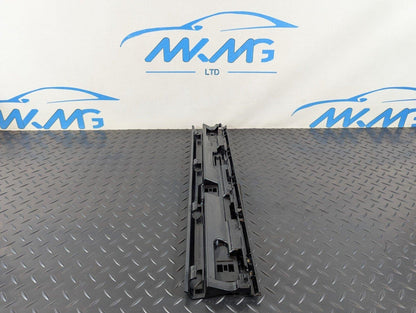 16-22 BMW X1 F48 LEFT SIDE CENTRE SKIRT MOUNTING BRACKET 7332331