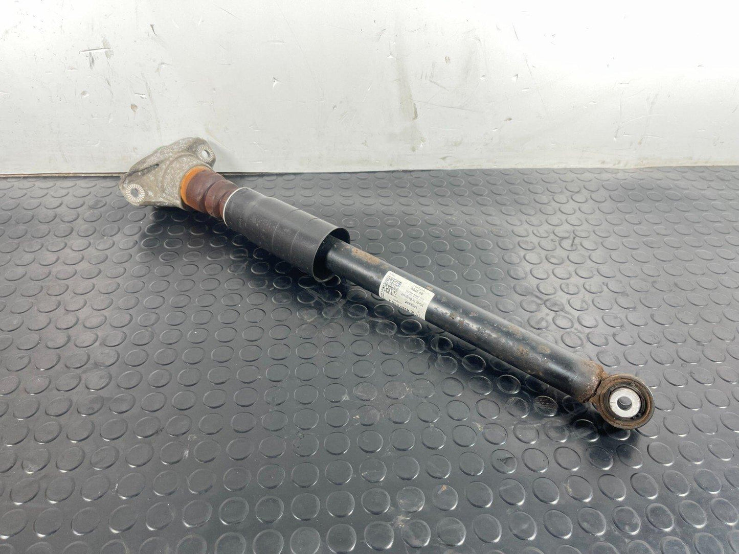16-19 AUDI A4 B9 REAR LEFT OR RIGHT SIDE SHOCK ABSORBER 8W0513035J 8W0035J