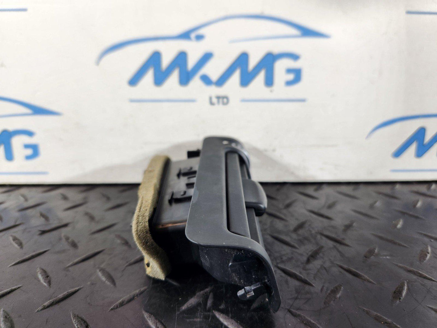 16-20 AUDI Q7 4M REAR LEFT UPPER PILLAR AIR VENT 4G0819209D