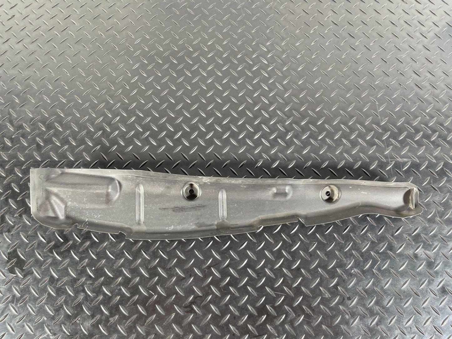 16-19 AUDI A4 B9 S-LINE GENUINE FRONT LEFT SIDE WING FENDER COVER 8W0821111