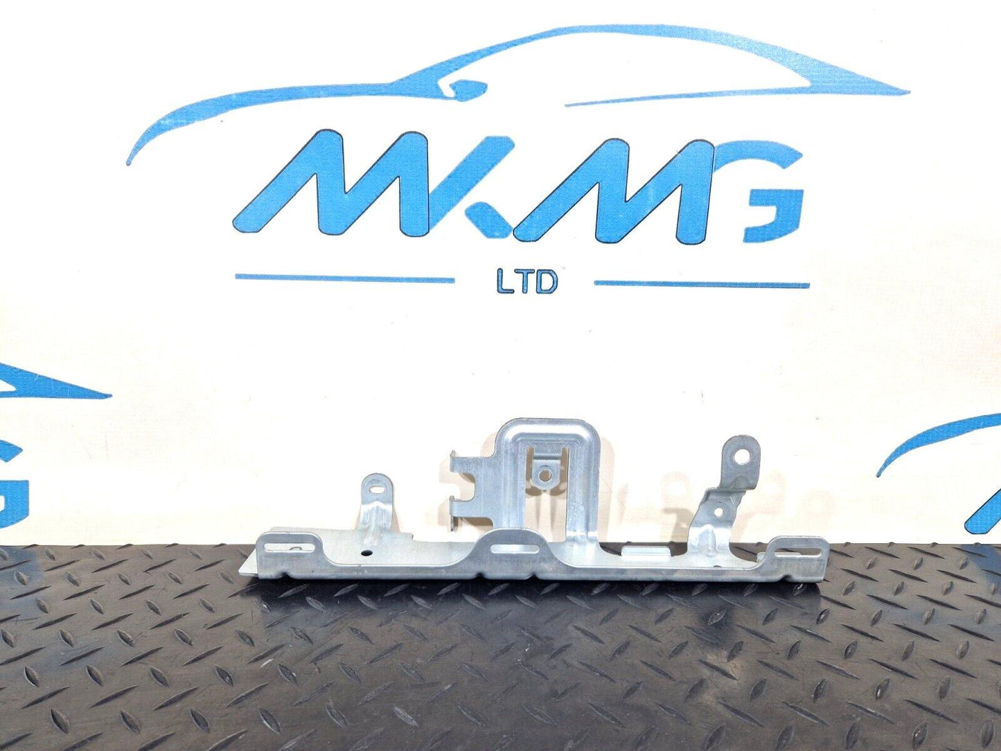 14-21 MERCEDES BENZ C220 W205 GENUINE LEFT SIDE N/S BOOT BRACKET A2056914300
