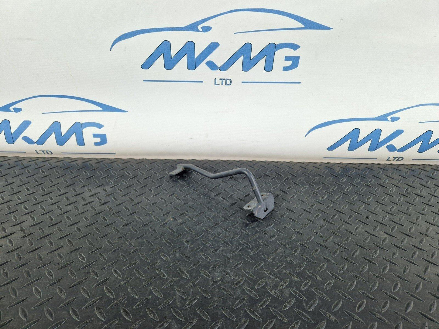 14-21 MERCEDES BENZ C200 W205 FRONT LOCKING STRIKER SUPPORT BRACKET A2058980032