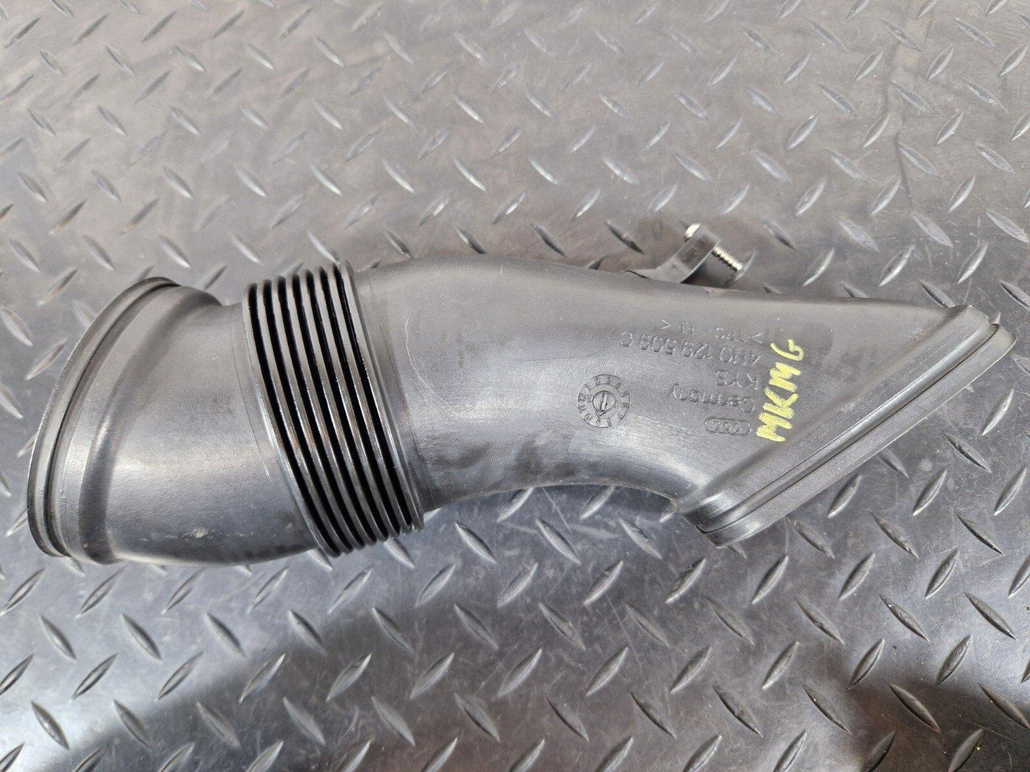 10-17 AUDI A8 4H FRONT LEFT N/S AIR INTAKE MANIFOLD DUCT PIPE 4H0129509C