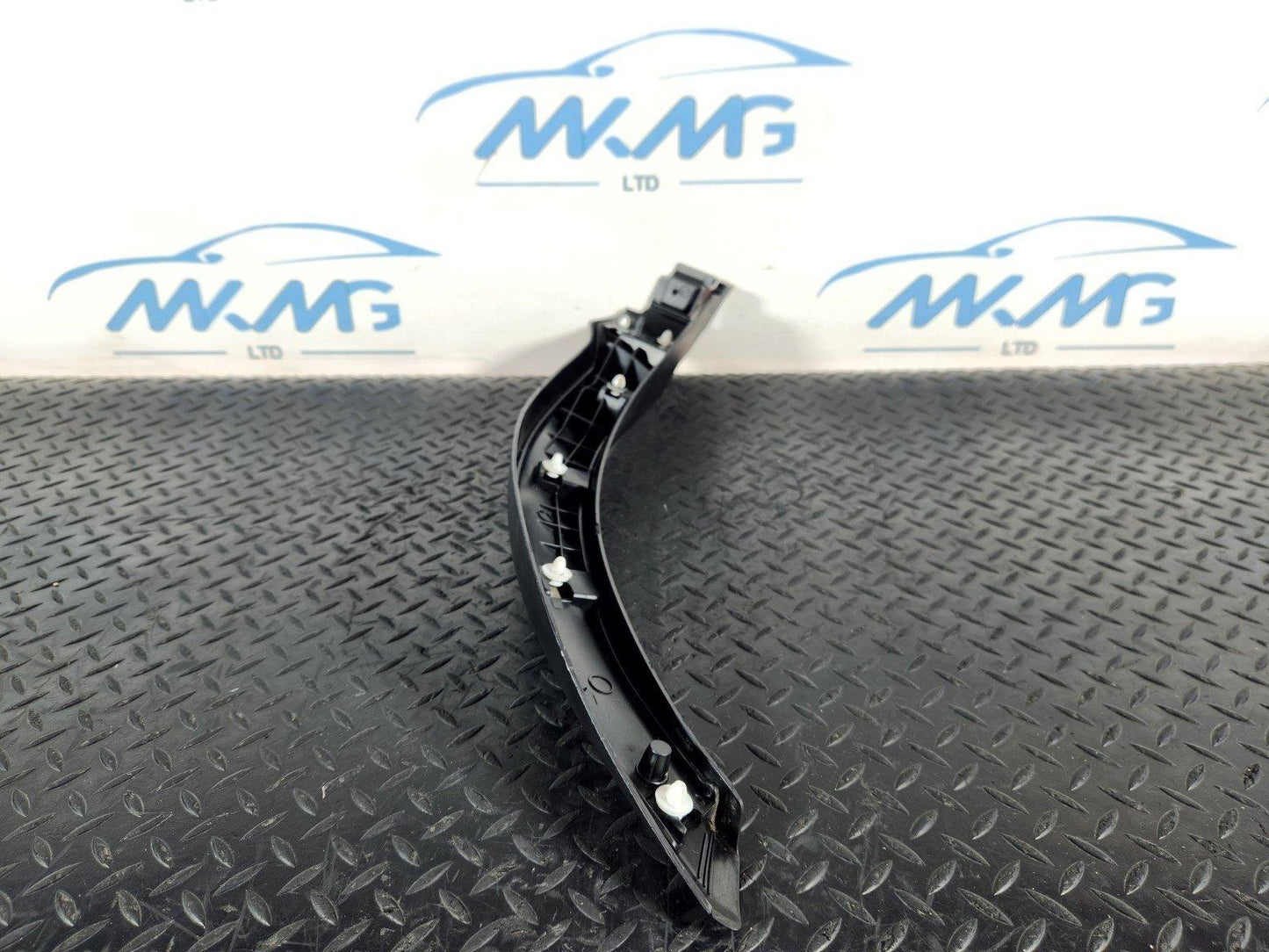 19-ON RANGE ROVER EVOQUE L551 REAR WHEEL ARCH TRIM RH K8D228370AD