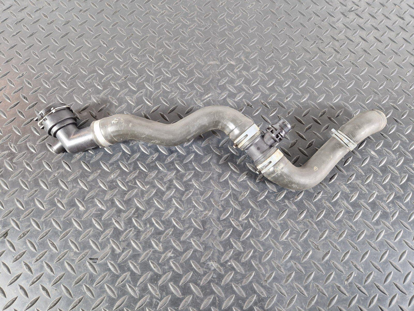 16-19 AUDI A4 B9 GENUINE OEM WATER COOLANT PIPE HOSE 8W0122293H 8W0121140
