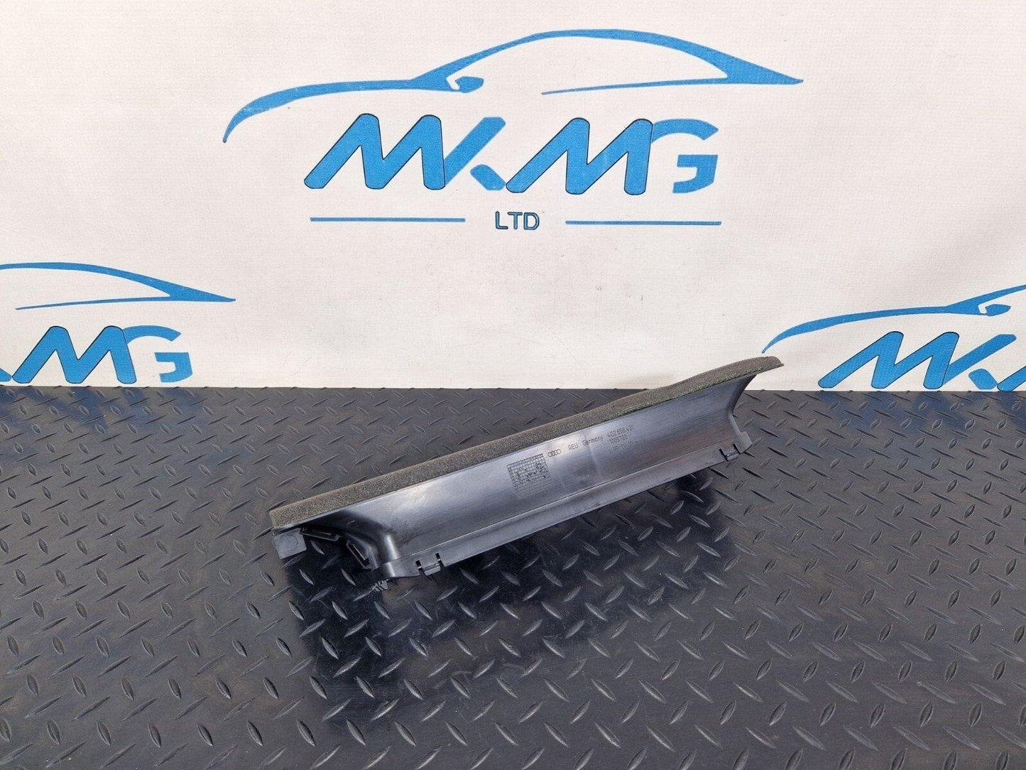 15-18 AUDI A7 4G GENUINE OEM CENTRE DEFROST AIR DUCT GRILLE CHANNEL 4G2858431