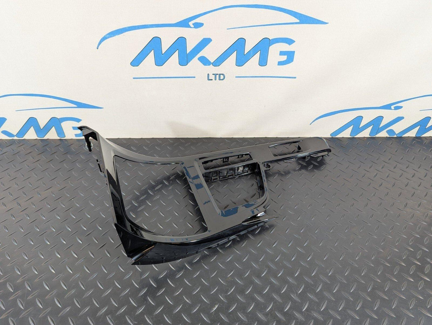 16-22 BMW X1 F48 GENUINE OEM FRONT CENTRE SONSOLE SURROUND TRIM PANEL 9292548