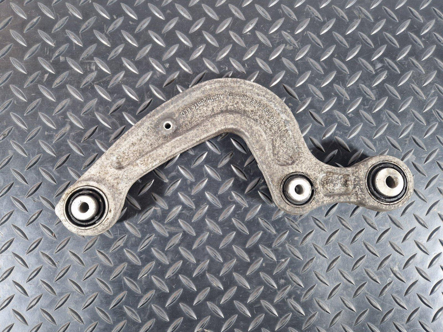 GENUINE AUDI A4 B9 A5 S5 F5 REAR LEFT OR RIGHT CONTROL ARM 8W0505361E