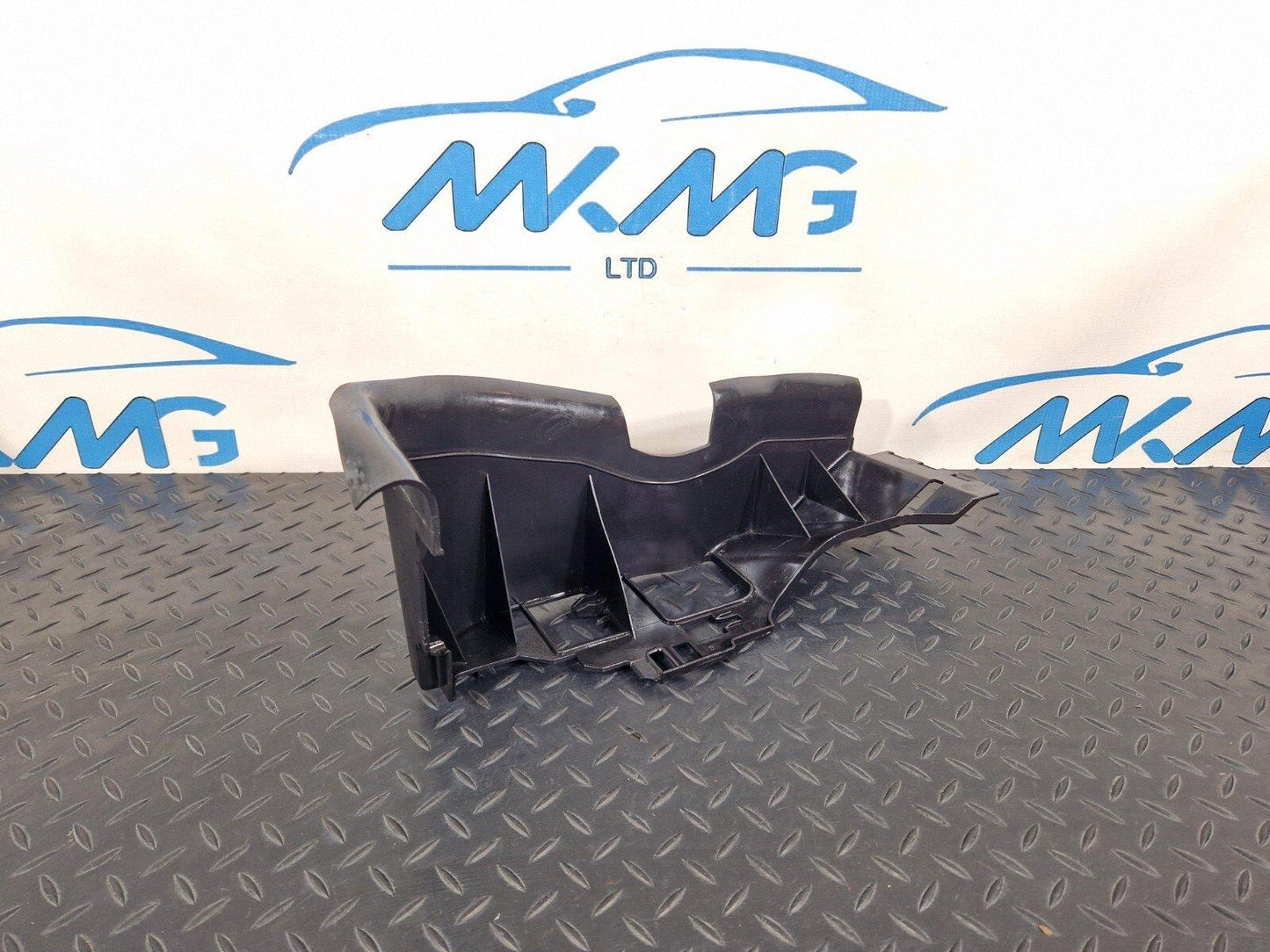 18-ON MERCEDES BENZ SPRINTER W907 RIGHT MOUNTING CONSOLE A9078802500