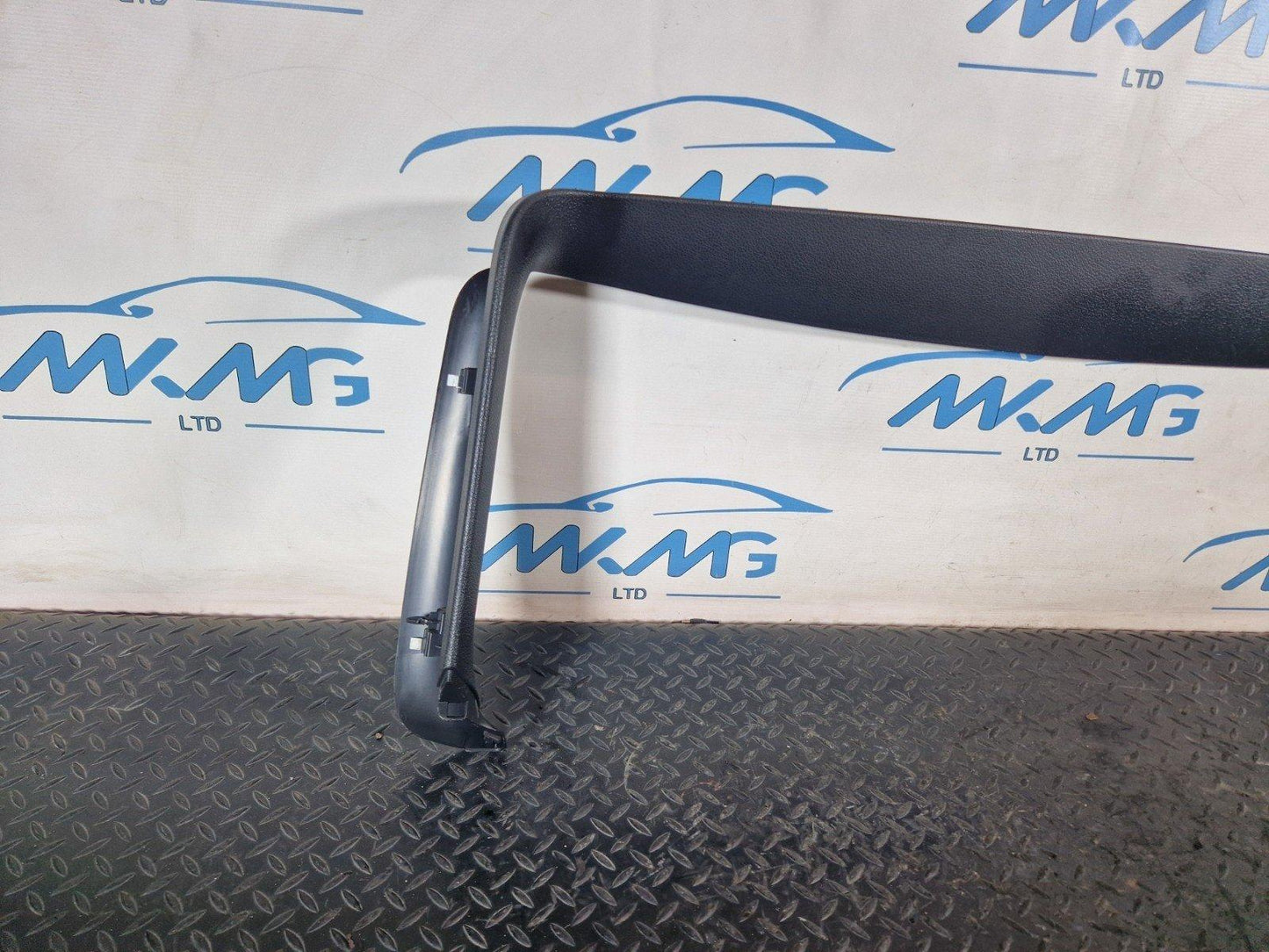 10-18 VW TOUAREG 7P GENUINE UPPER BOOT LID TRIM 7P6867603