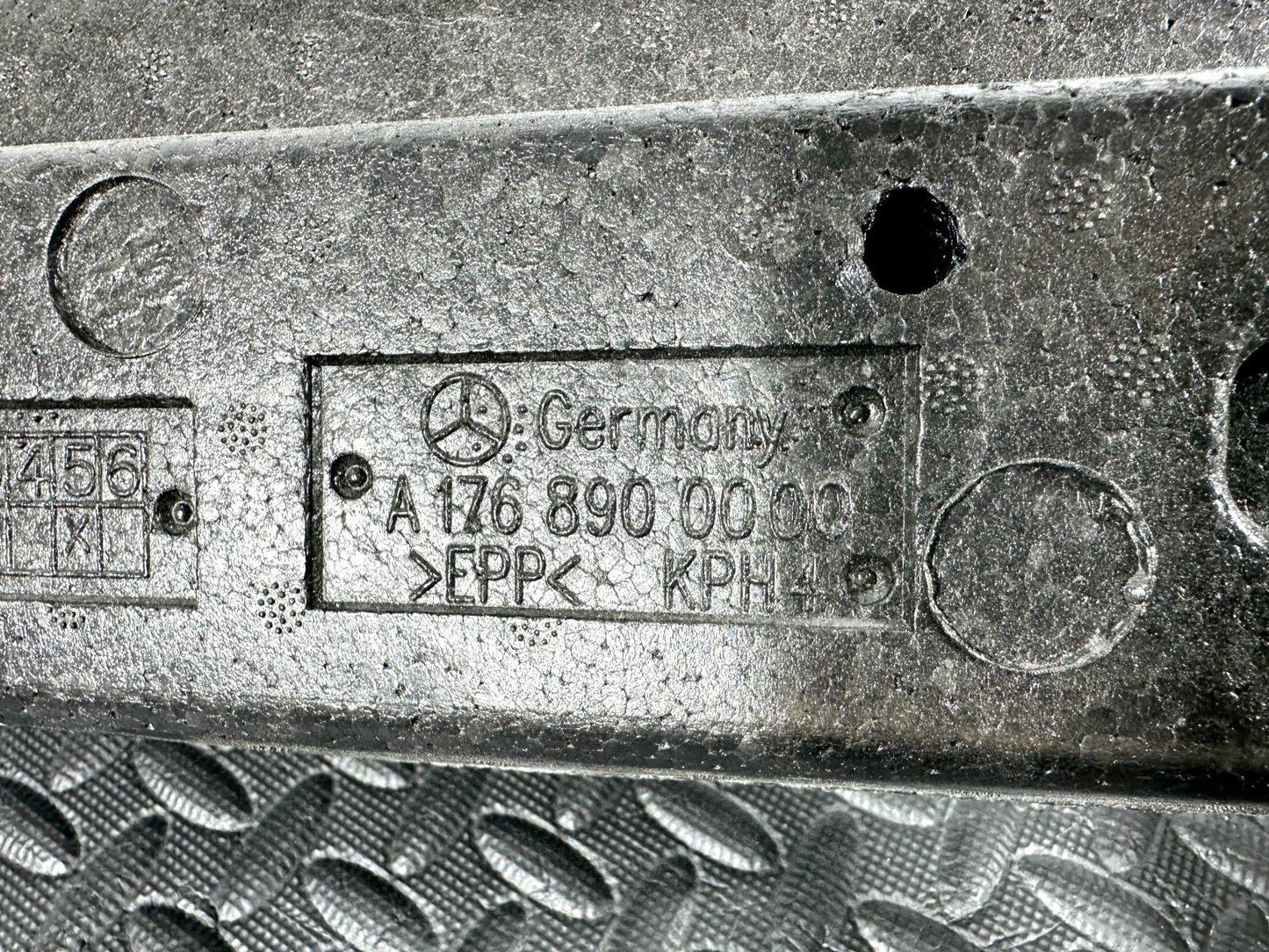 12-18 MERCEDES A-CLASS W176 REAR PASSENGER SIDE BOOT FOAM PANEL A1768900000