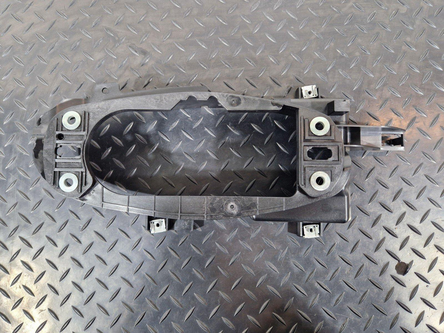 16-24 AUDI A5 F5 GENUINE GEARSTICK MOUNTING PLATE BRACKET 8W0863531