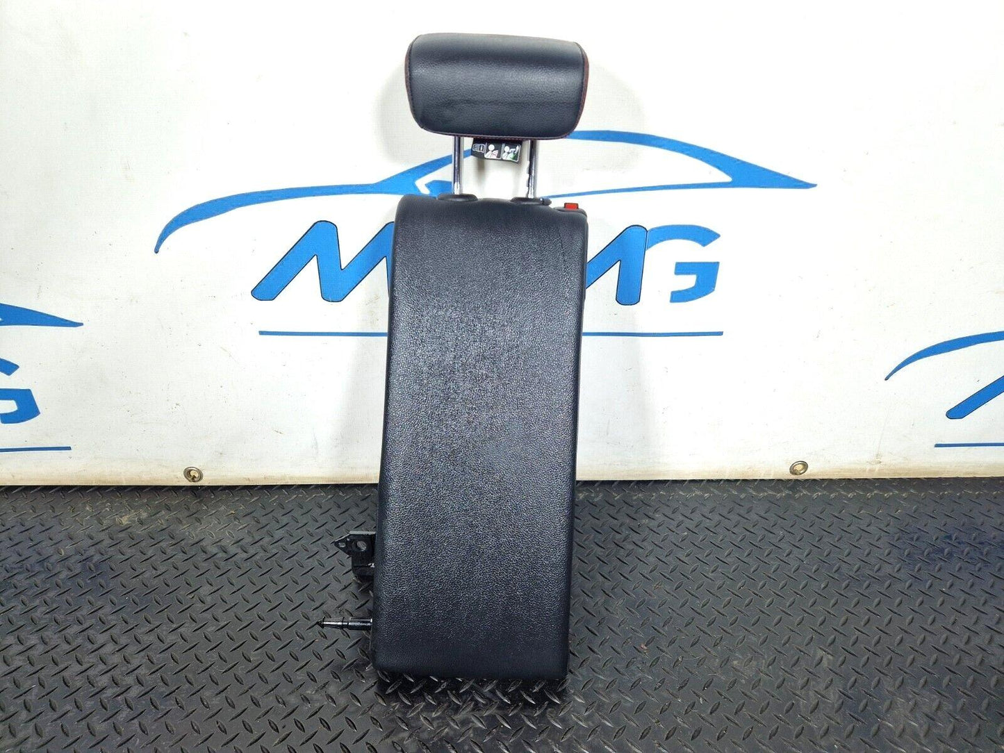18-ON MERCEDES BENZ A CLASS W177 AMG REAR SEAT LEATHER ARMREST WITH HEADREST
