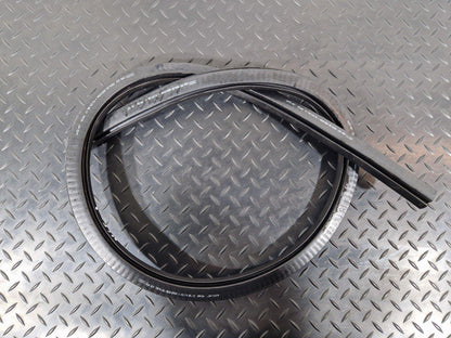 10-18 AUDI A7 4G S-LINE GENUINE FRONT LEFT NSF RUBBER WEATHER SEAL 4G8831707A