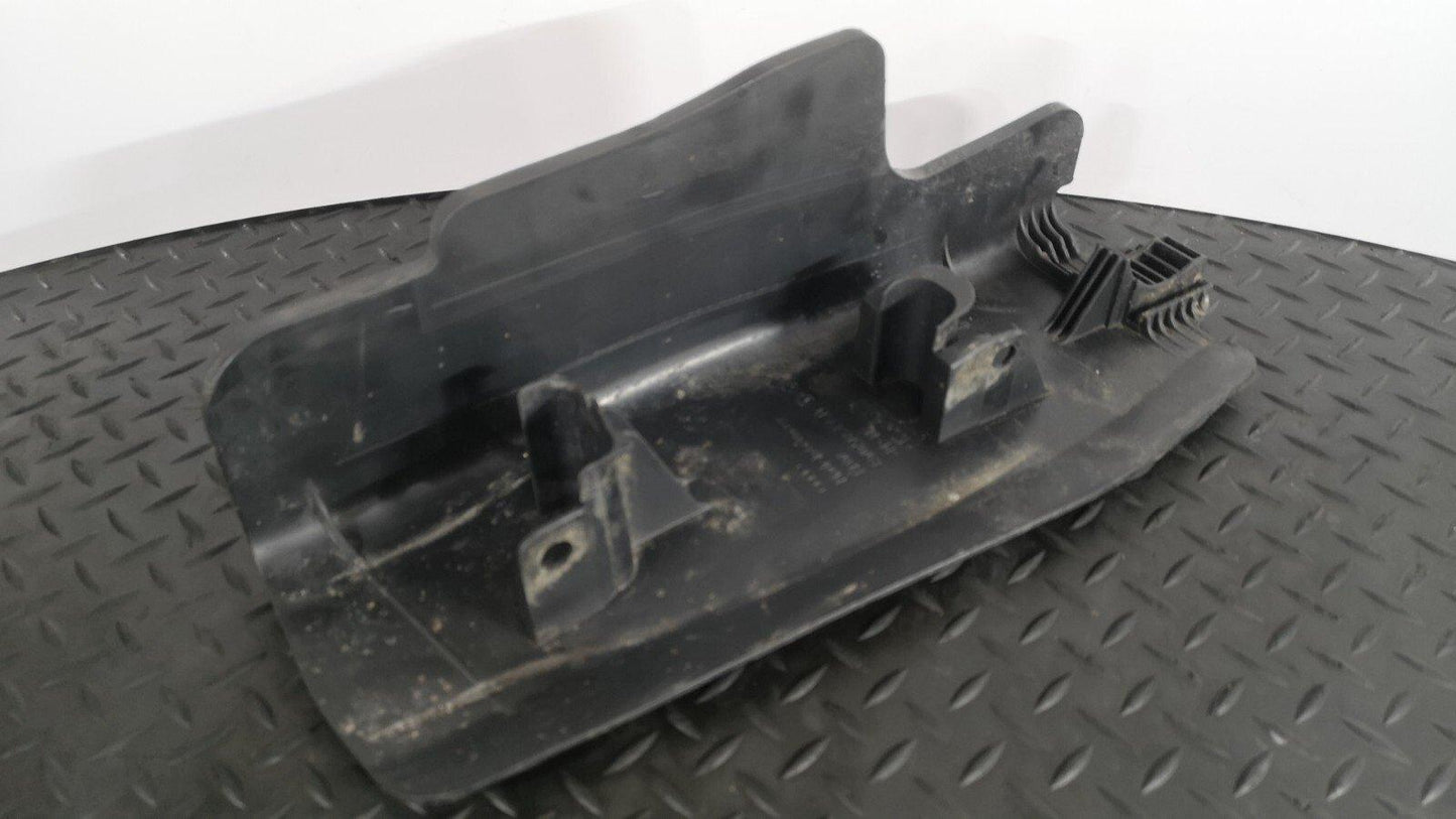 16-19 AUDI A4 B9 S-LINE SALOON 2.0TDI REAR LEFT SIDE CONTROL ARM COVER 8w0505415