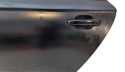 12-18 AUDI A6 C7 SALOON REAR LEFT N/S COMPLETE DOOR IN BLACK (NEEDS REPAINTING)