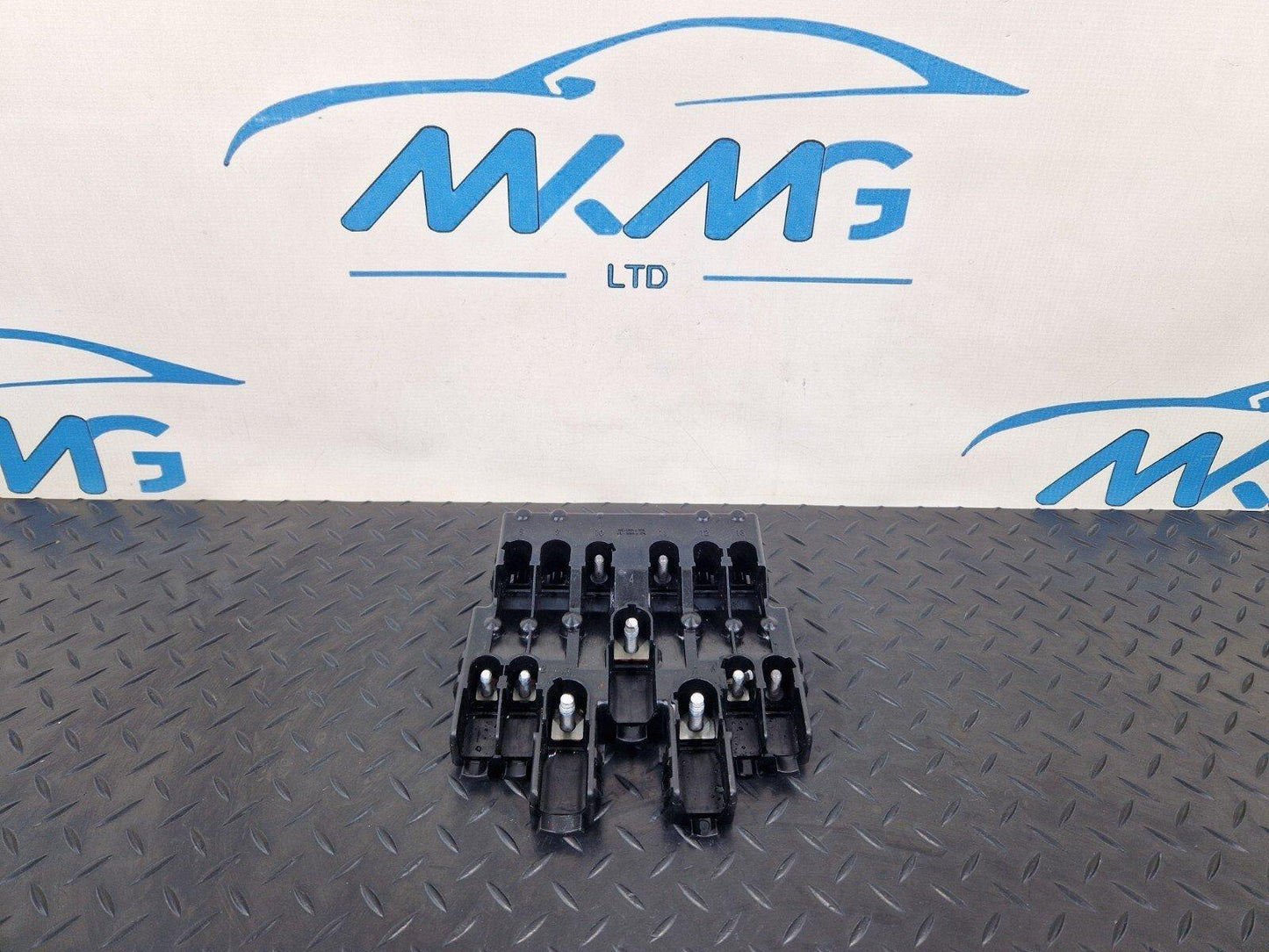 18-ON MERCEDES BENZ SPRINTER  W907 BATTERY TERMINAL FUSE BOX A9075401805