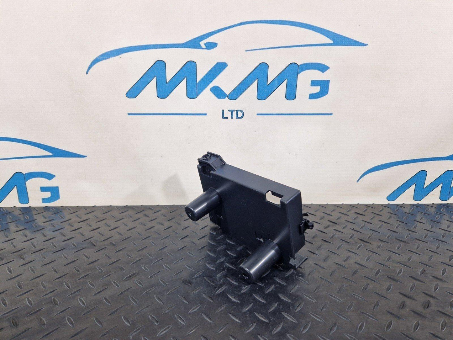 18-ON MERCEDES BENZ SPRINTER W907 INTERIOR CONTROL UNIT BRACKET A9075450500