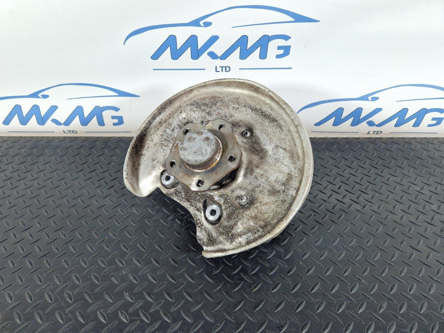 16-19 AUDI A4 AVANT B9 REAR LEFT N/S WHEEL HUB & BEARING 8W0615611 8W0505459F