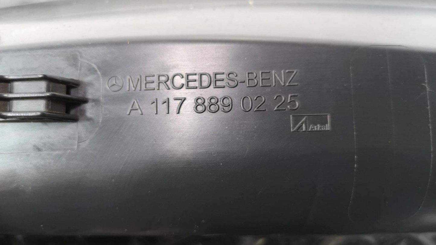 13-19 MERCEDES BENZ CLA W117 C117 FRONT RIGHT FENDER RUBBER SEAL A1178890225