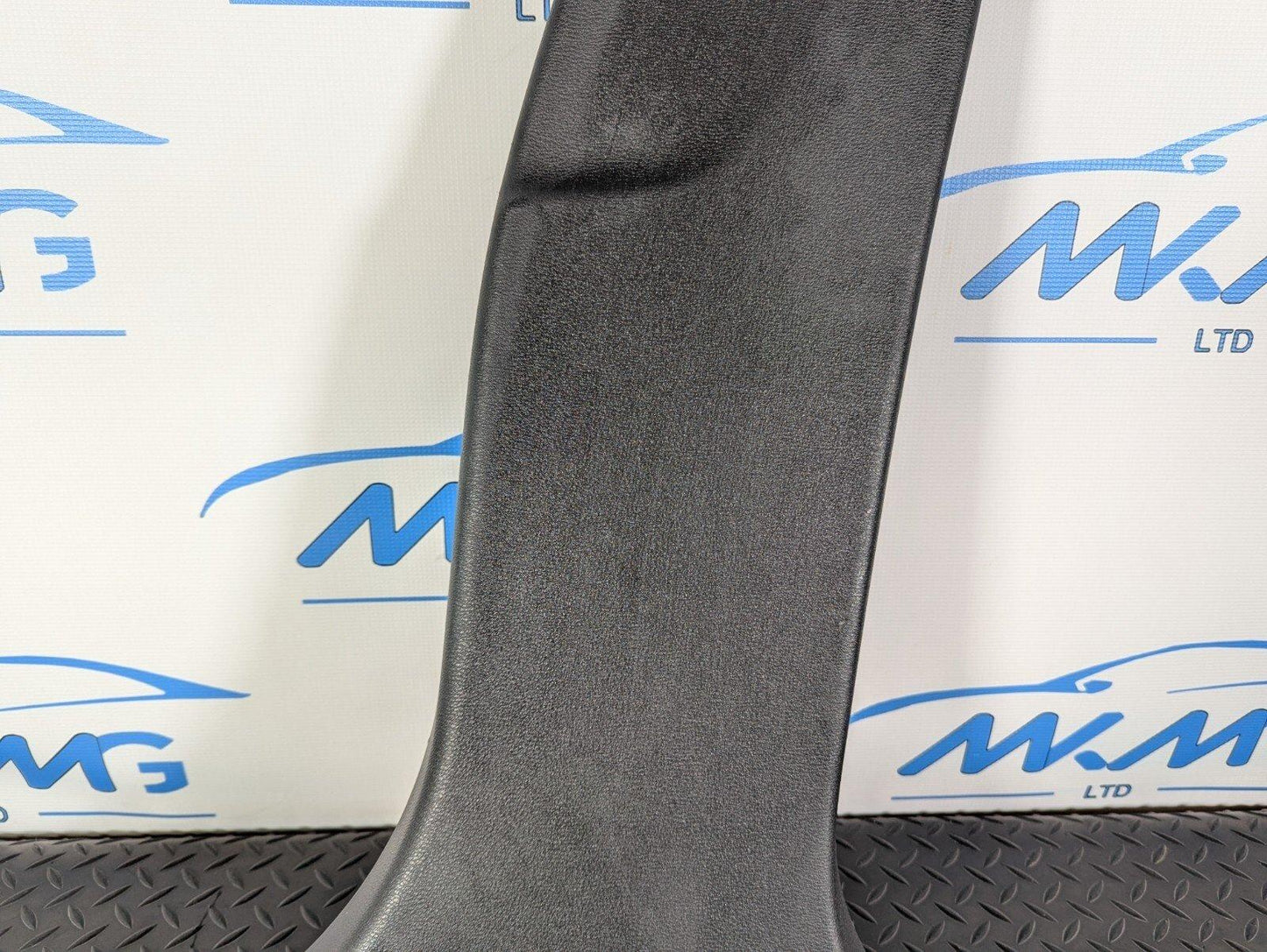 16-22 BMW X1 F48  DRIVERS SIDE INNER LOWER B PILLAR COVER TRIM PANEL 7332818