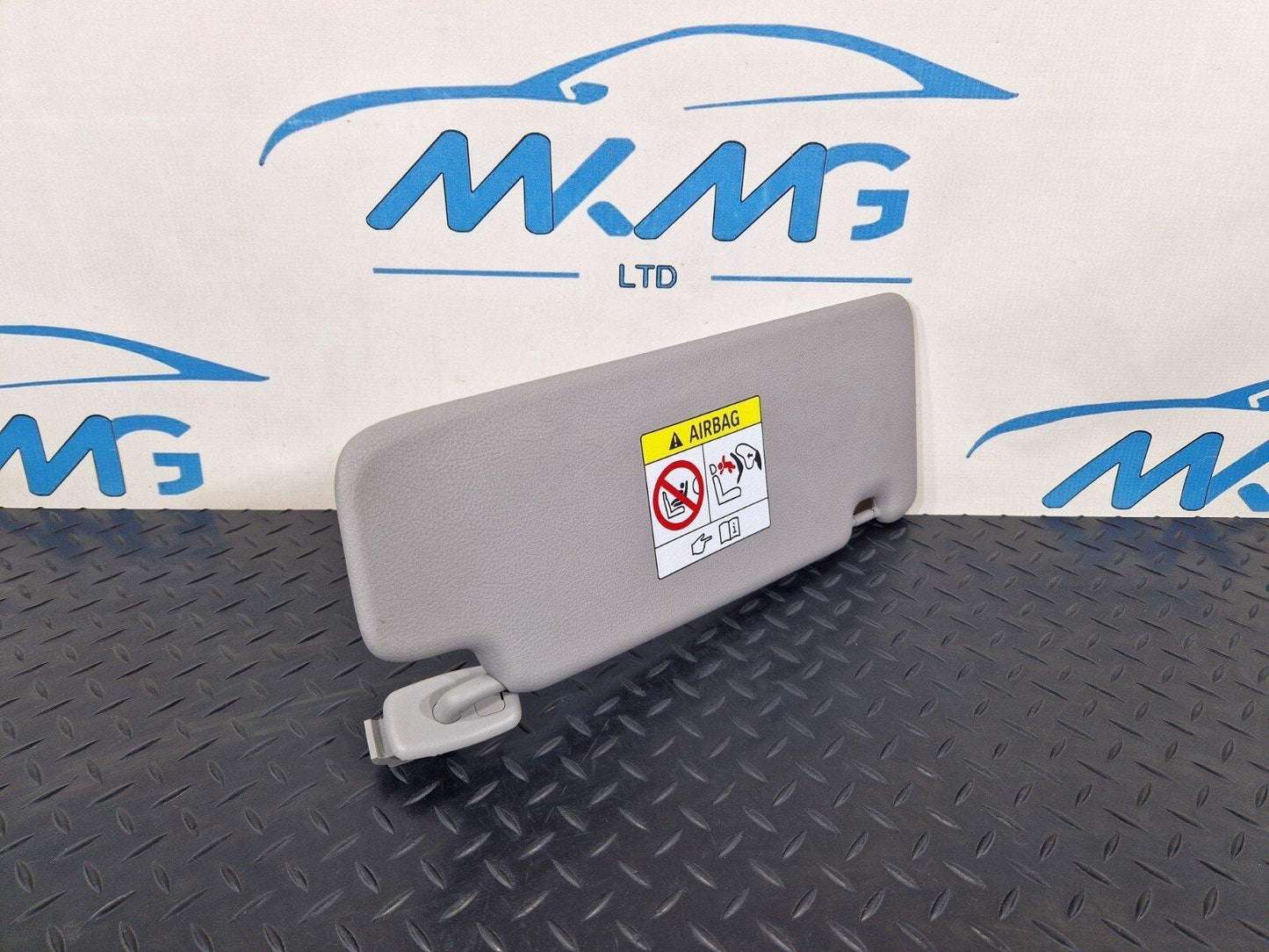 14-21 BMW 2 SERIES F45 F46 218i LEFT SUN VISOR COVER MIRROR 7402857