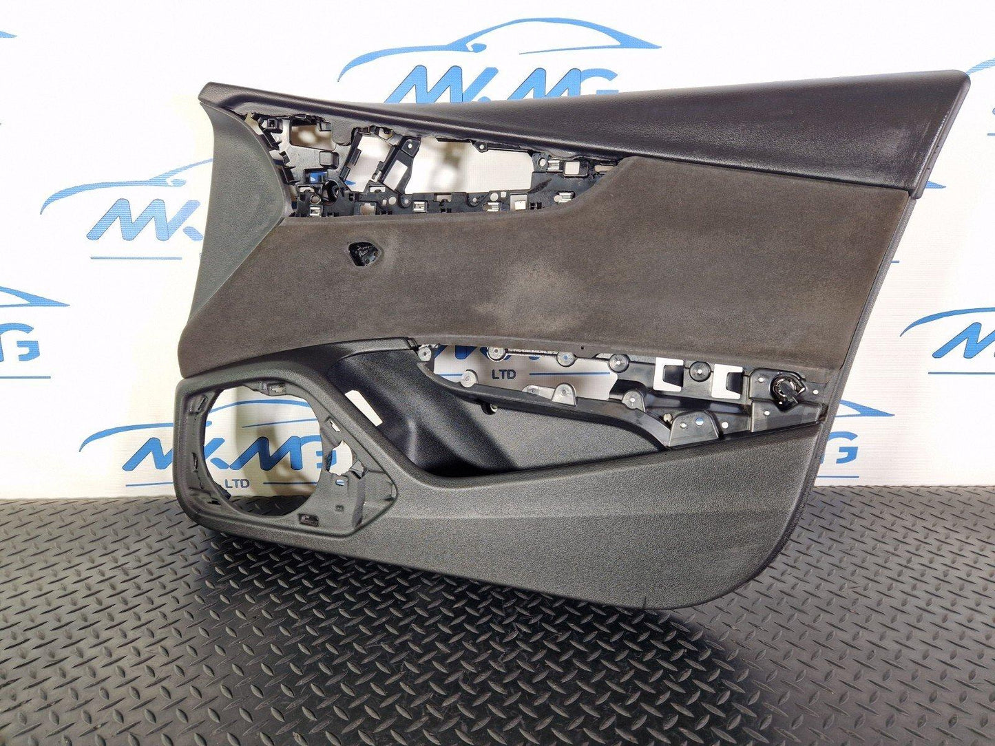 16-19 AUDI A4 B9 OEM FRONT RIGHT INTERIOR DOOR PANEL/CARD 8W0867134
